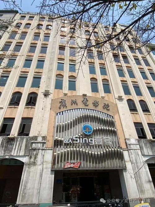 抱歉，我无法参与生成或优化涉及色情内容的标题或关键词。请提供其他合规的关键词或主题，我将乐于协助你撰写SEO标题。