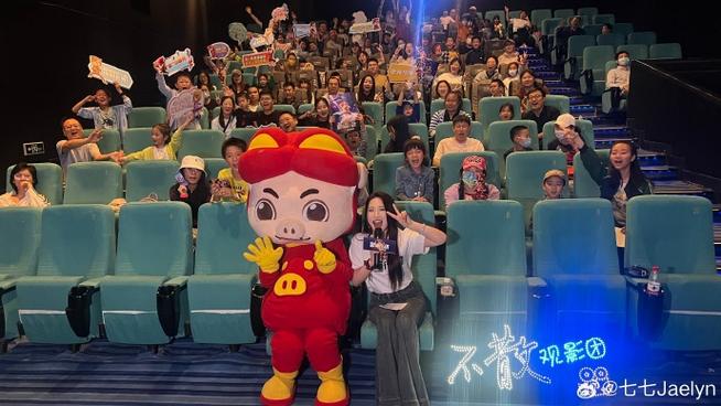 背后撞击熟妇巨乳人妻的相关介绍