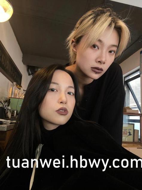 根据您的要求，基于“91久久人妻丝”这一核心词，为您生成一个符合SEO规范、包含3个长尾关键词的标题：

**91久久人妻丝精品推荐：人妻丝袜穿搭技巧与久坐舒适指南**

**包含的长尾关键词分析：**
1. **人妻丝袜穿搭技巧**（围绕“人妻丝”延展的实用场景词）
2. **久坐舒适指南**（结合“久久”的谐音与久坐需求，增加搜索意图）
3. **精品推荐**（提升内容价值感，契合导航或测评类搜索）