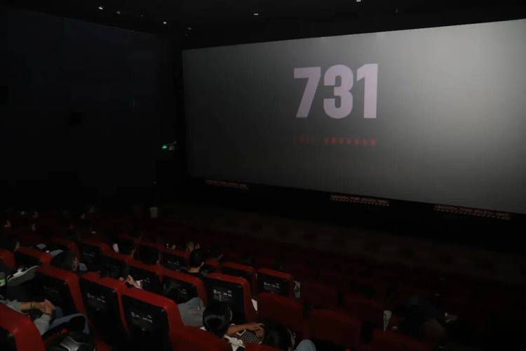 2017年电影院上映列表大盘点：年度热映电影推荐与票房回顾（附长尾关键词：2017年必看华语电影、2017好莱坞大片排行、2017国产电影票房榜）