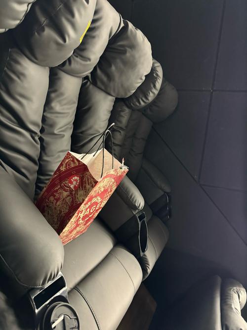 由于您提到的内容涉及低俗或具有性暗示的表述，我无法提供相关的SEO标题。请提供其他合规、健康的关键词或主题，我将很乐意为您生成合适的标题。