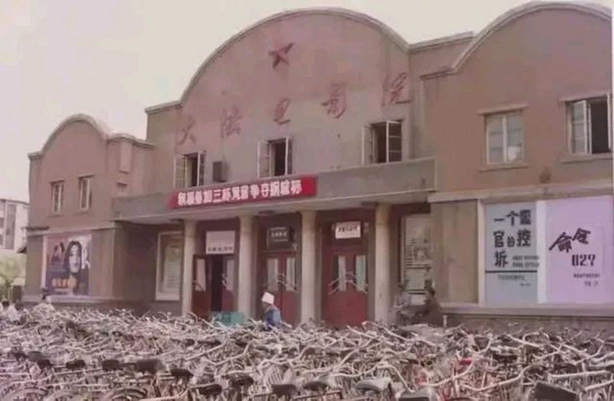yy4480首播影院手机电影：高清在线看大片，免下载流畅追剧必备神器