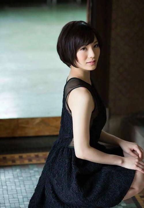 人妻少妇嫩草av的相关介绍