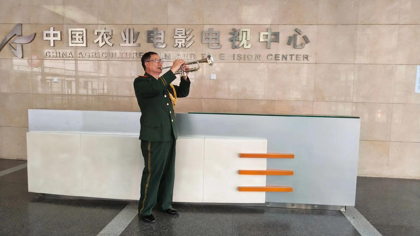 女性下面总是有黄色分泌物的相关介绍