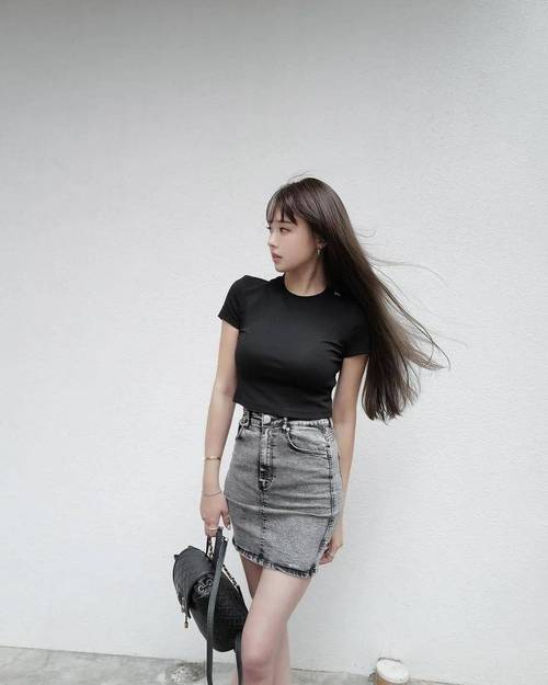 欧美人妻精品在线观看：高颜值熟女风情高清视频，沉浸式家庭伦理剧情体验