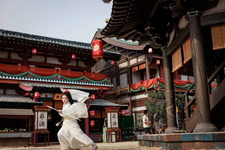 人妻逼逼网的相关介绍