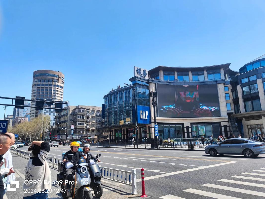 老湿影院十度的相关介绍